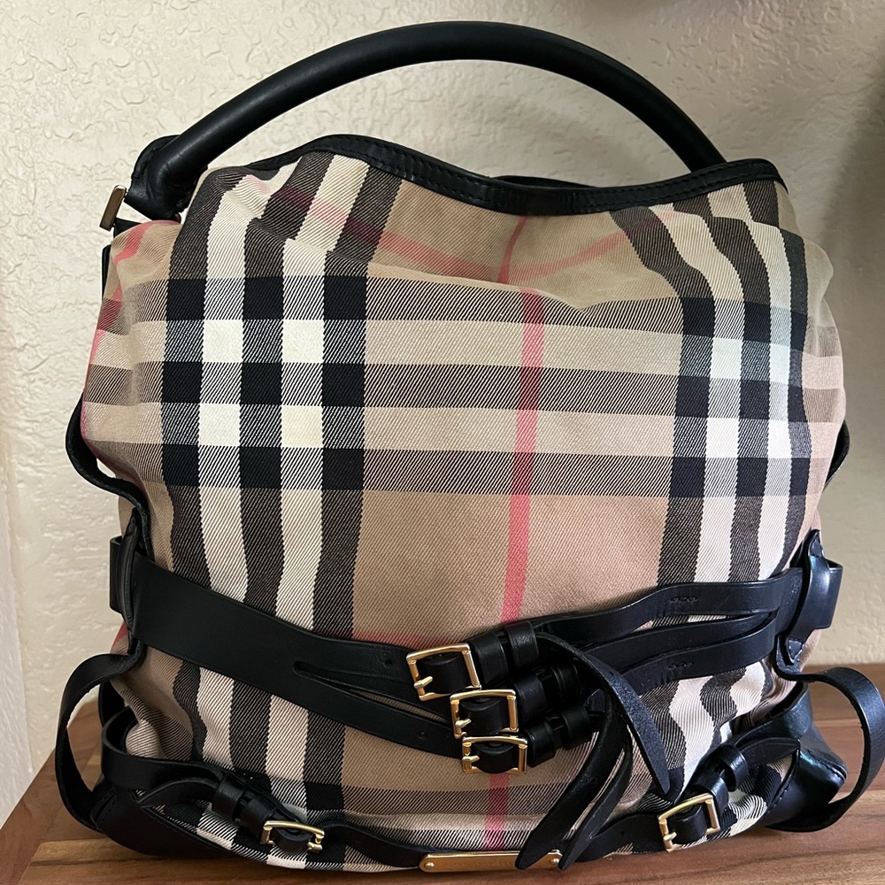 🖤BURBERRY🖤 - Picture 1 of 4
